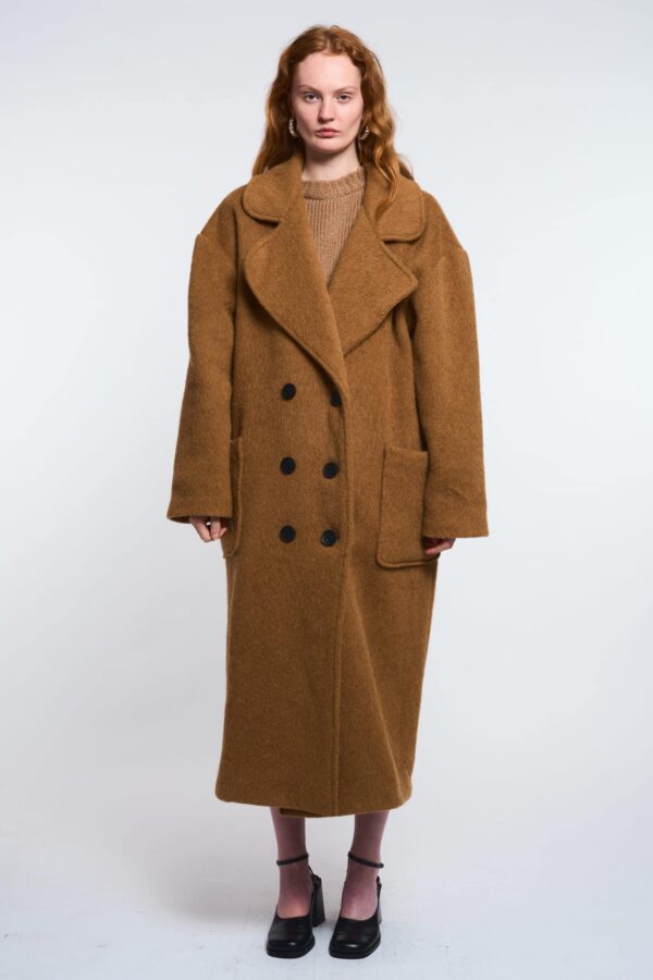 LA POUPETTE RUNWAY LOOK 28 – GUENOLE Oversize Honey Brown Wool